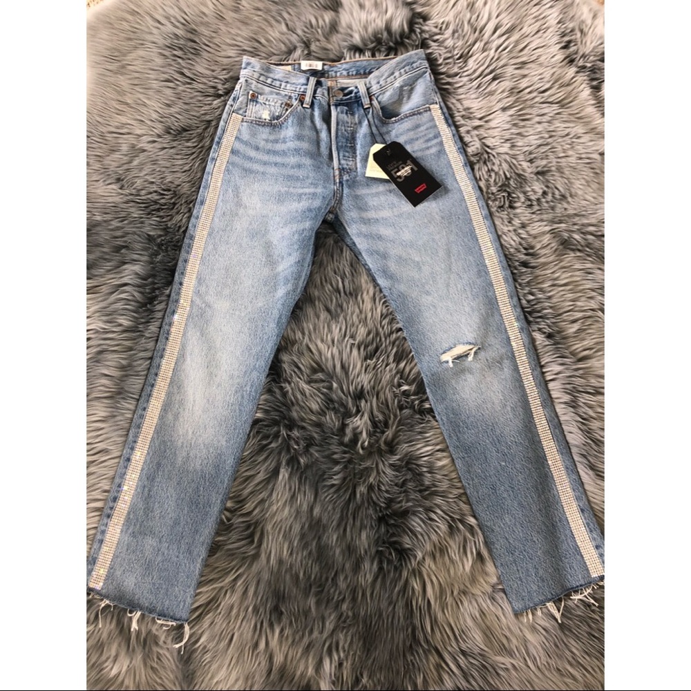 LEVIS 501 CROPPED STRAIGHT RHINESTONE JEANS